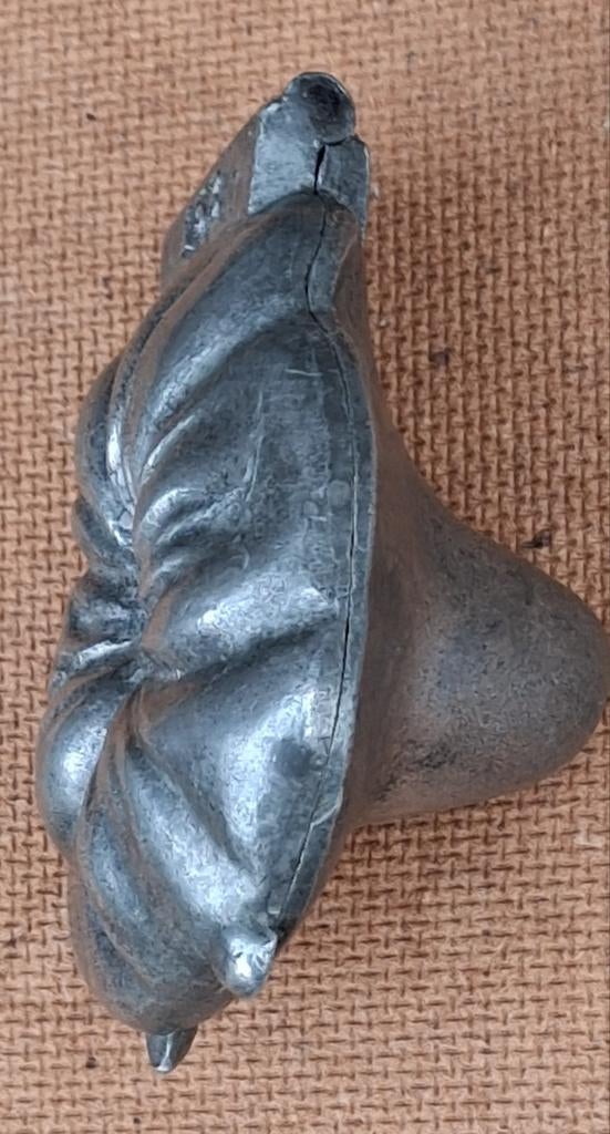 Ijsmal. Bloem.  Ca 1850. Frankrijk.  Zamac., Antiek en Kunst, Ophalen