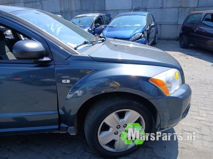 Scherm rechts-voor van een Dodge Caliber, Gebruikt, -, -, Ophalen of Verzenden