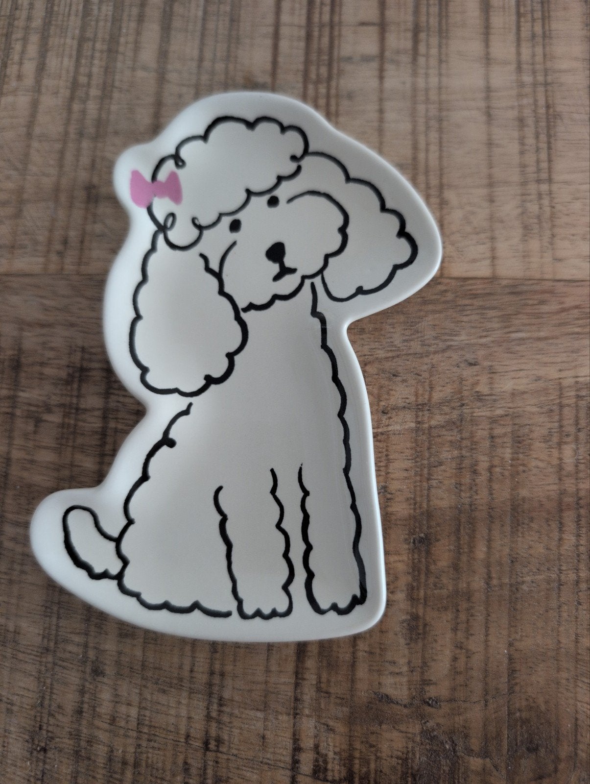 Leuke poedel schaal/schaaltje met roze strik, Ophalen, Zo goed als nieuw, Wit, Steen/keramiek