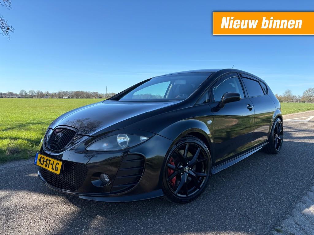 Seat LEON 2.0 TFSI SPORT-UP / FR 200+ PK / CRUISE / AIRCO, Auto's, Voorwielaandrijving, Gebruikt, Leon, Zwart