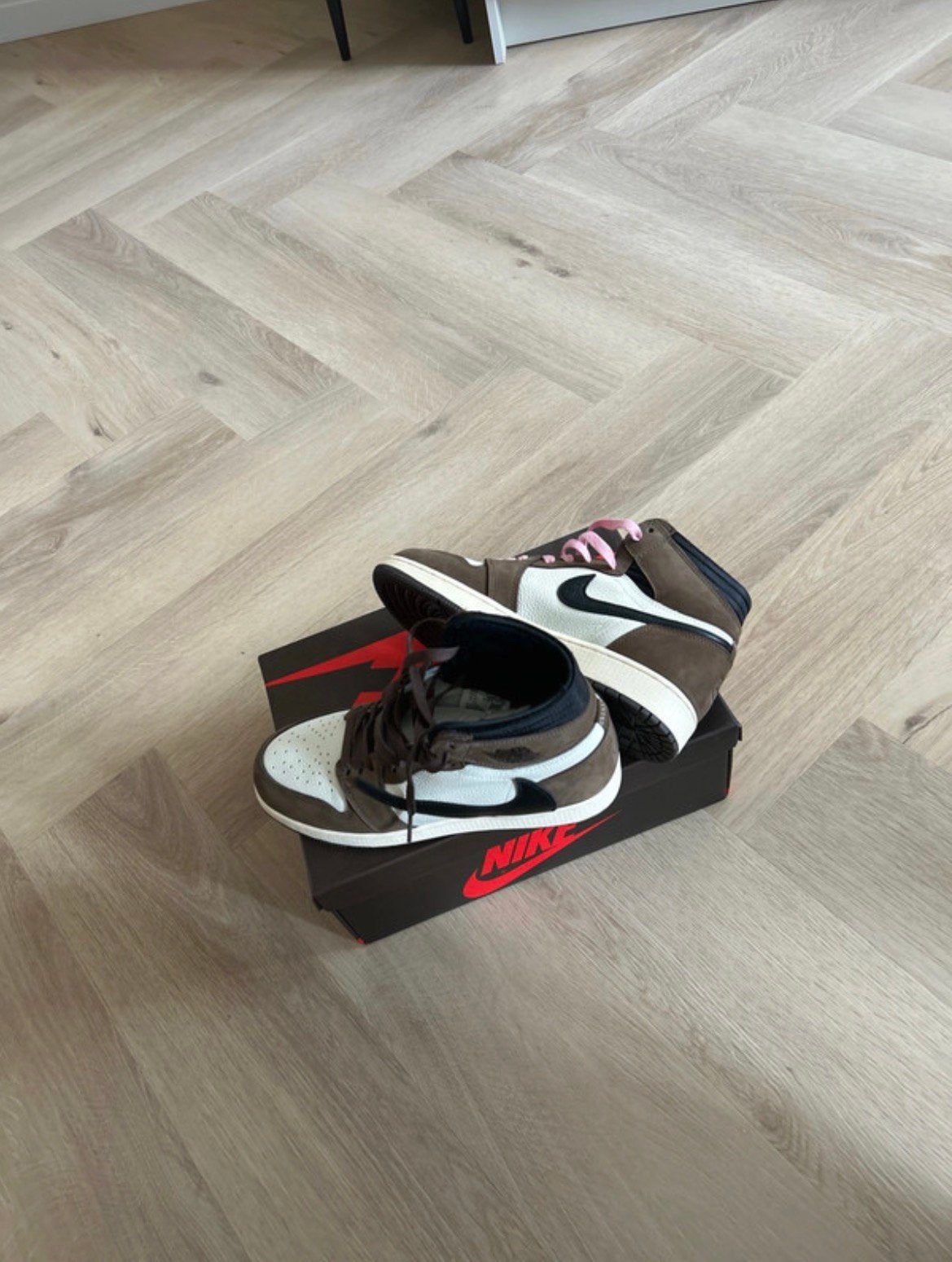 AIR JORDAN 1 RETRO HIGH OG SP TRAVIS SCOTT MOCHA - 39, Overige kleuren, Nieuw, Ophalen of Verzenden, Sneakers of Gympen