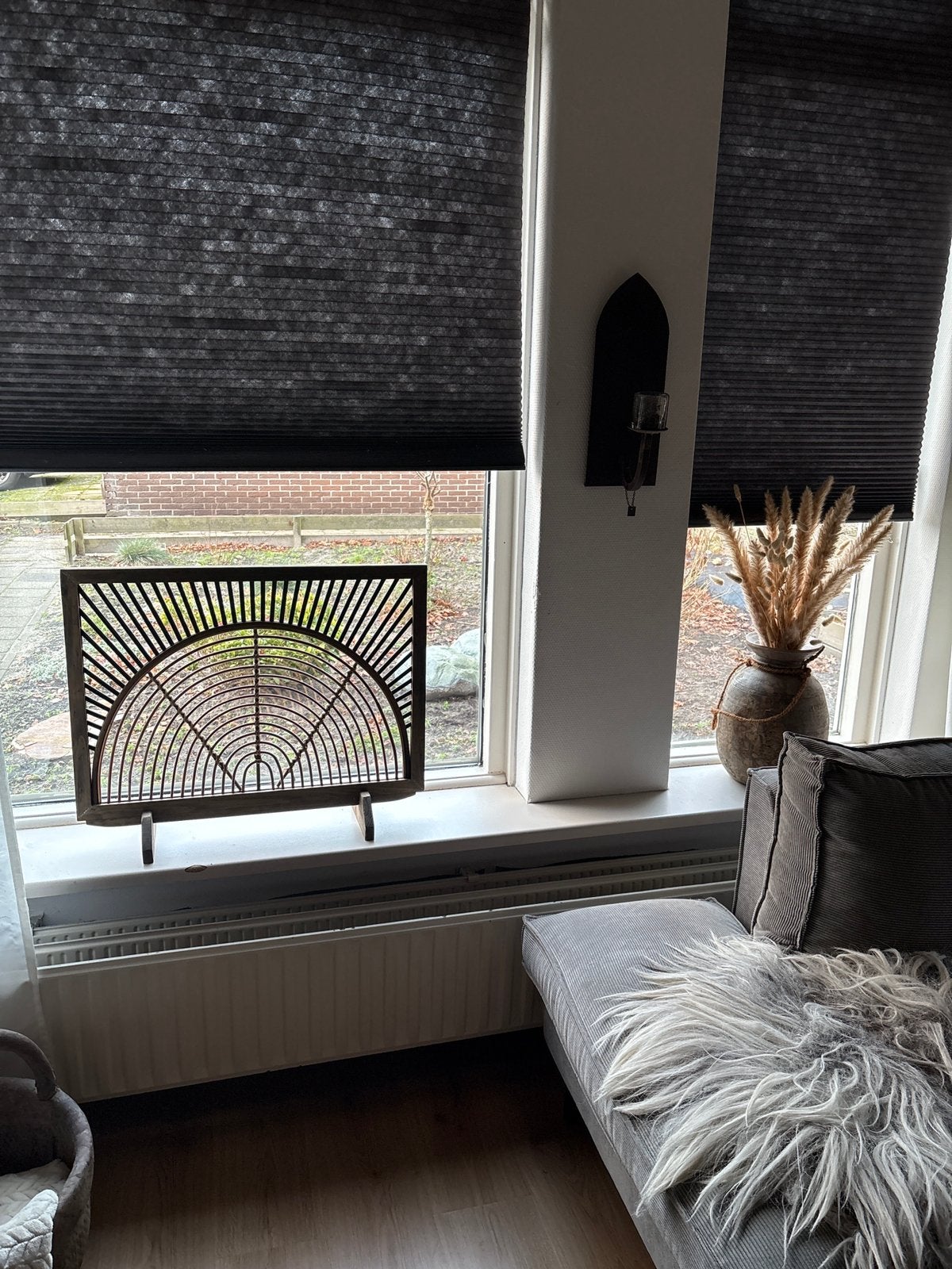 Houten raamscherm, Ophalen