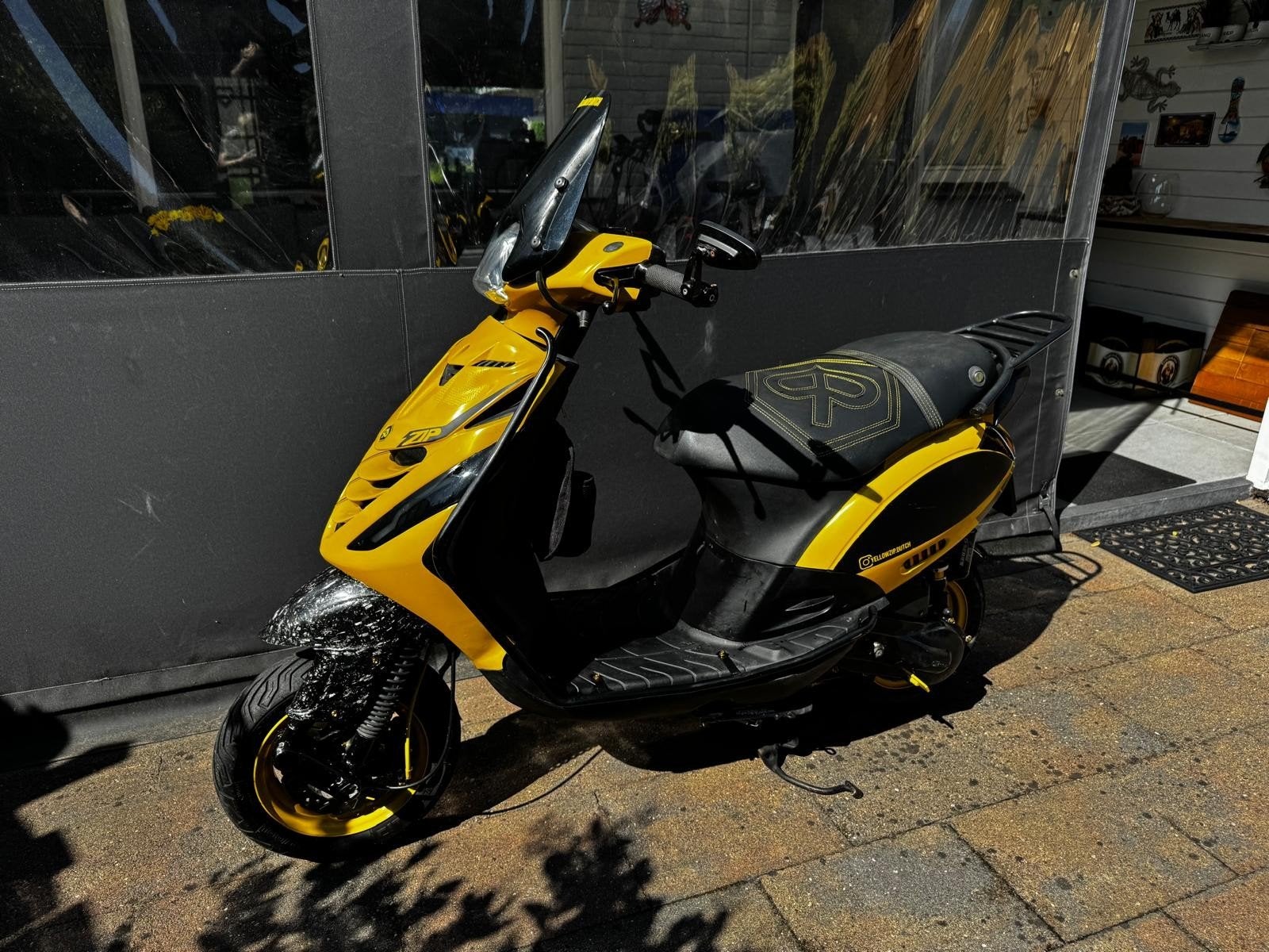vespa piaggo zip 2 takt .uniek, Fietsen en Brommers, Scooters | Piaggio, Ophalen of Verzenden, Nieuw, Benzine, Overige modellen