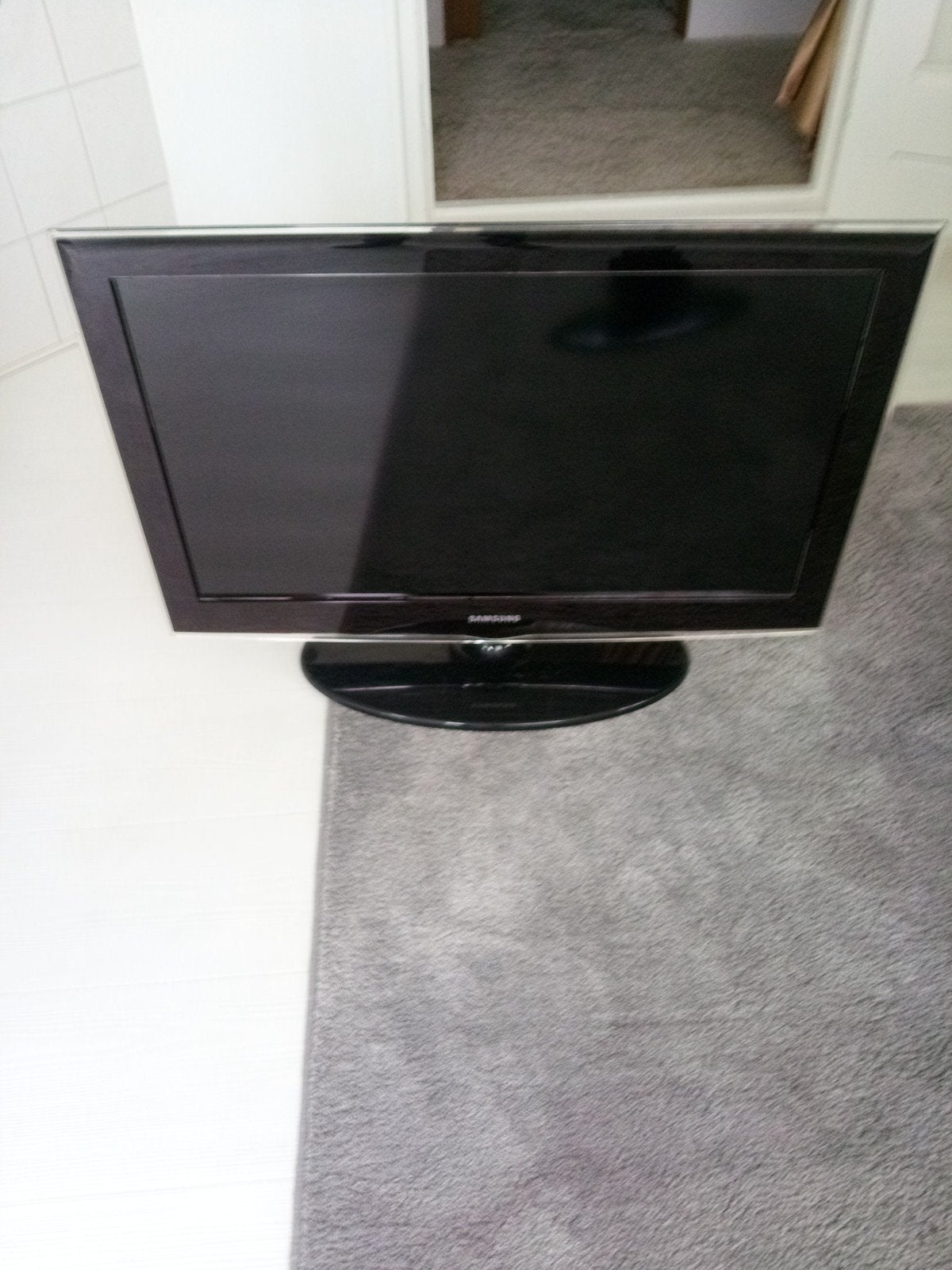 Samsung LE32D450 LCD TV -   met voet, Ophalen, Gebruikt, 50 Hz, 80 tot 100 cm
