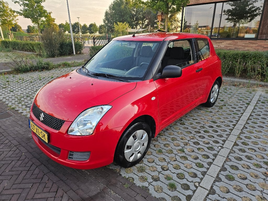 Suzuki Swift 1.3 3D 2007 Rood, 31 €/maand, Swift, Origineel Nederlands, Handgeschakeld