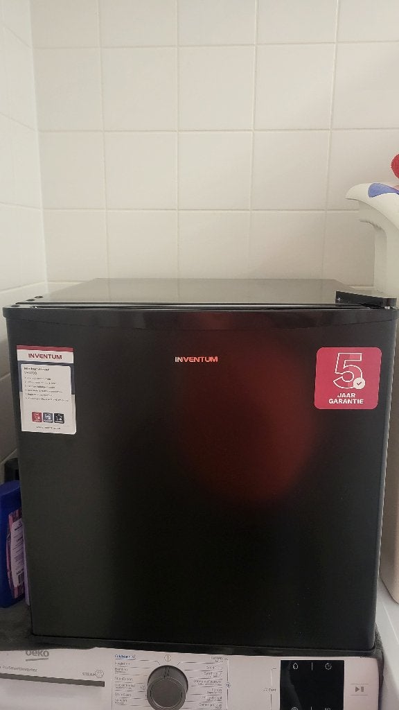 Zwarte mini vrieskast, Witgoed en Apparatuur, Koelkasten en IJskasten, Ophalen, Minder dan 85 cm, 45 tot 60 cm, Met vriesvak