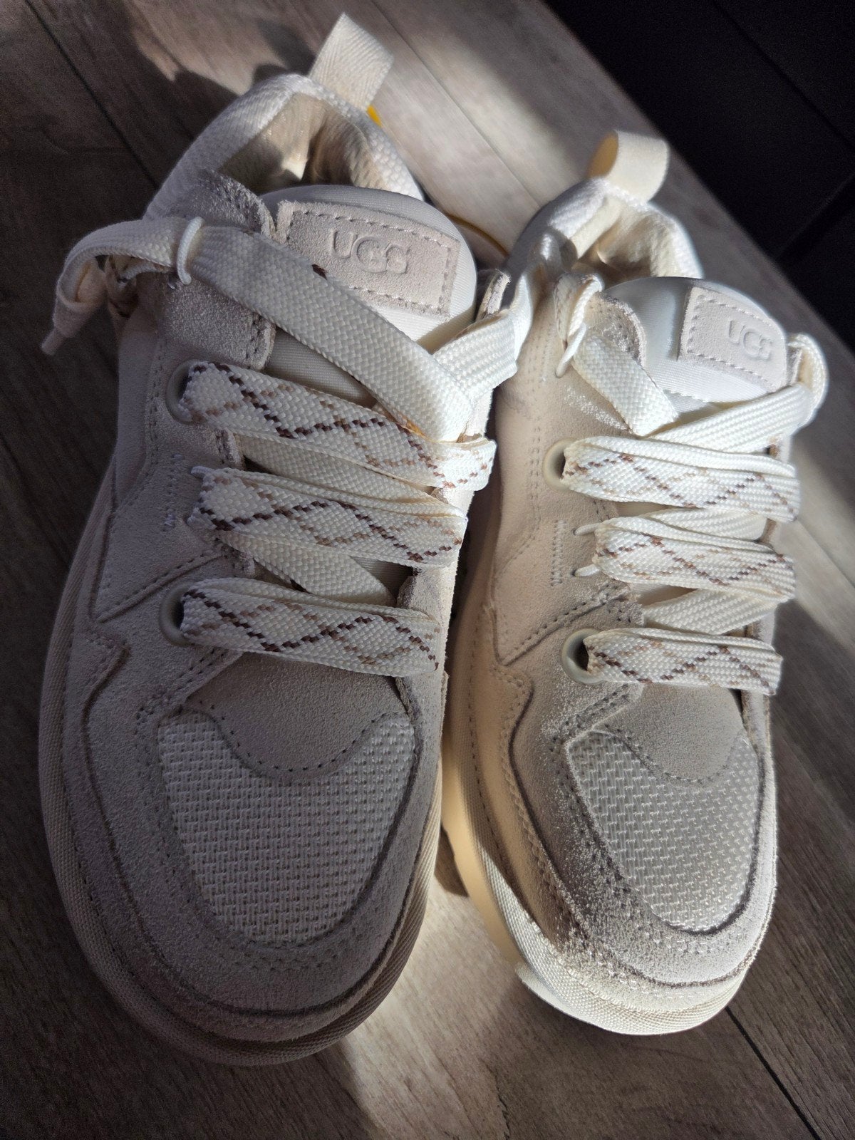 Nieuwe UGG Sneakers Maat 39, Kleding | Dames, UGG, Beige, Nieuw, Ophalen of Verzenden