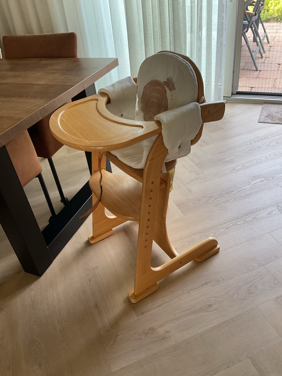Houten meegroeistoel met eetblad en kussen, Ophalen, Gebruikt, Meegroeistoel, Aanschuifbaar