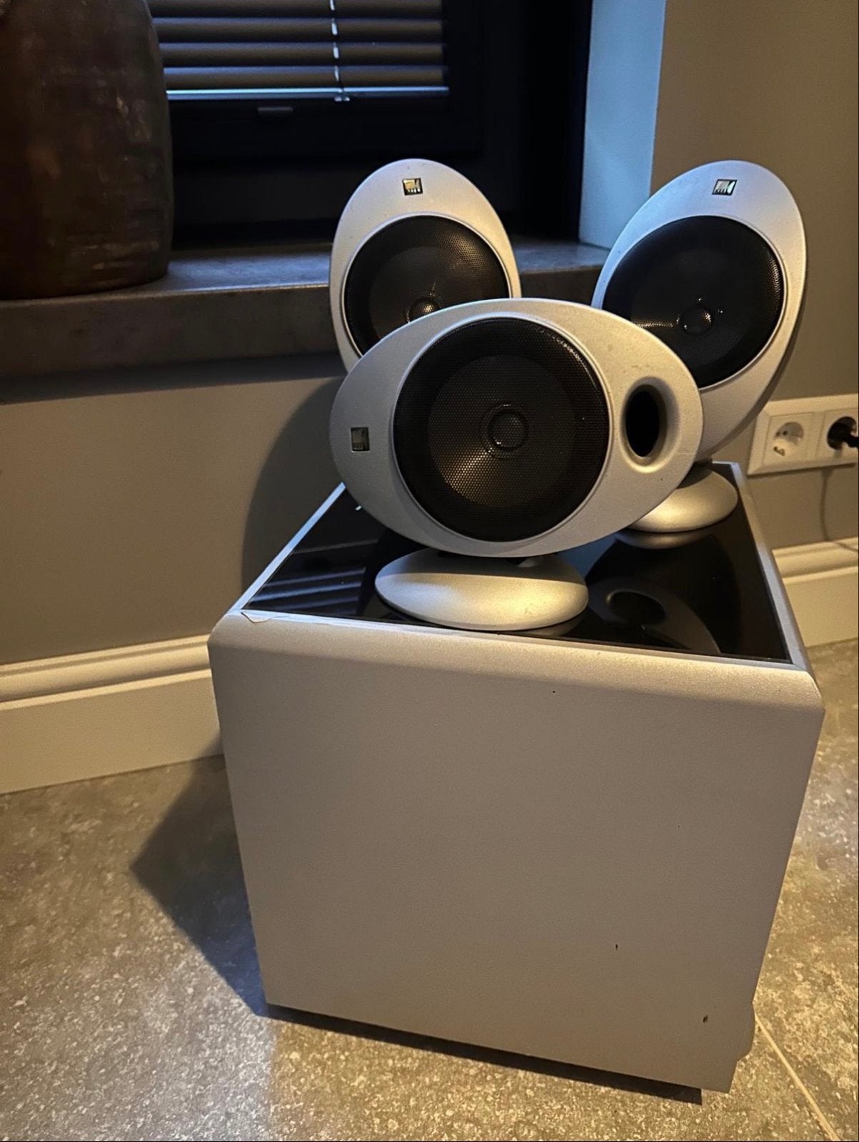 KEF muziek installatie boxen met subwoofer, Gebruikt, Speakerset, Ophalen of Verzenden, Geschikt voor surround/home cinema