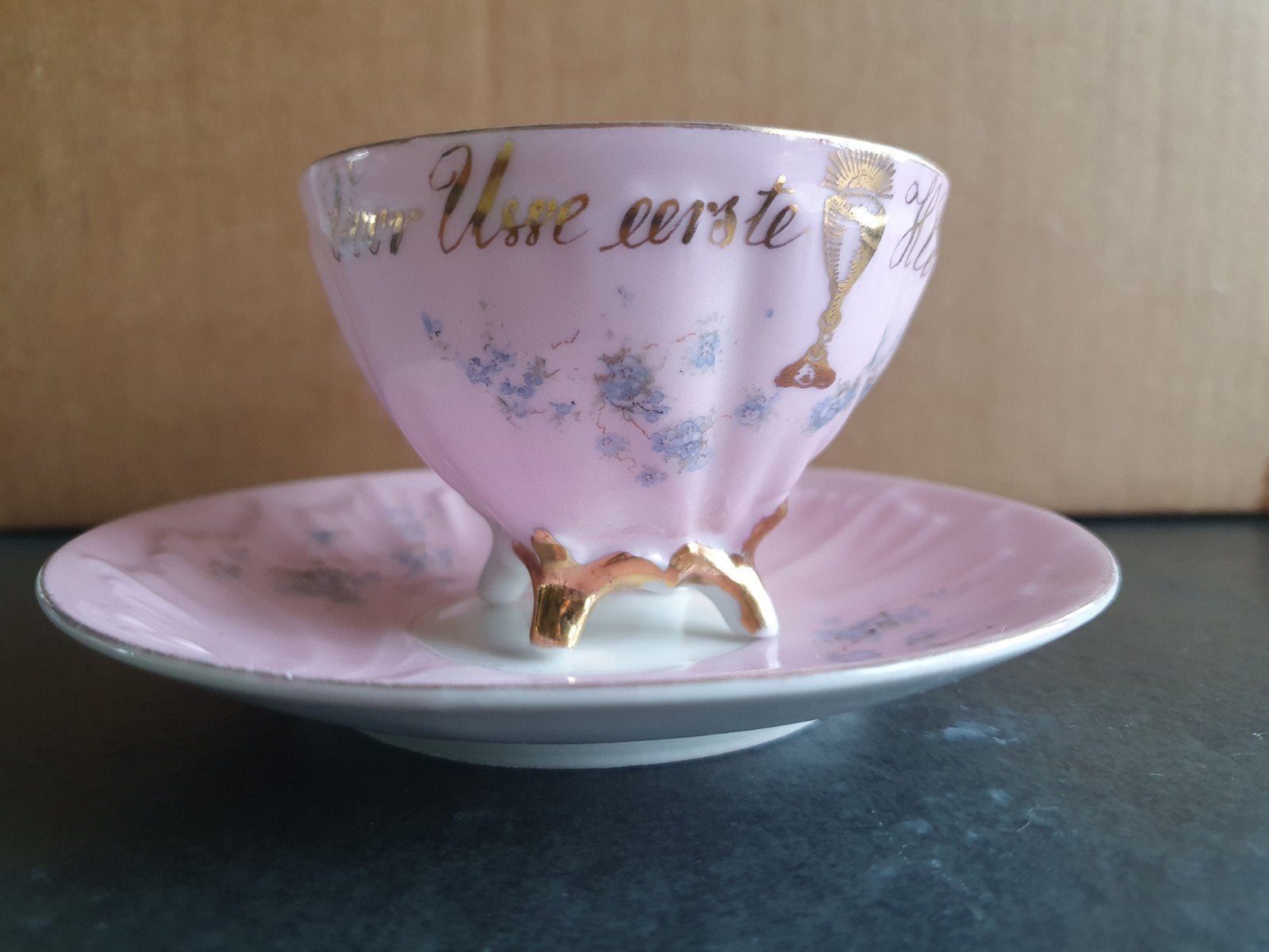 Antiek Roze Communie Kop en Schotel met Gouden Details, Ophalen of Verzenden