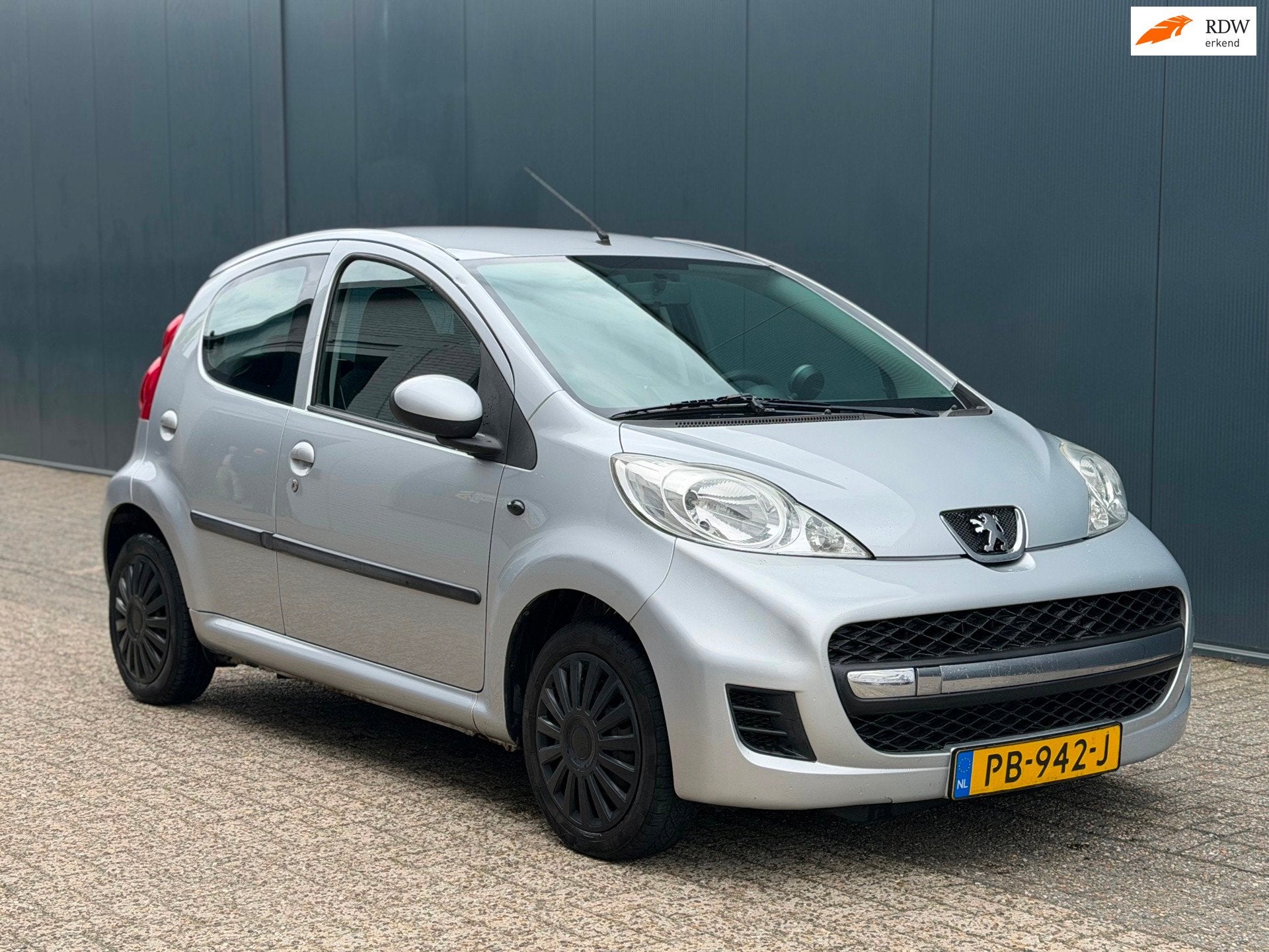 Peugeot 107 1.0-12V Airco | Carplay | 5 Deurs | APK, Auto's, Voorwielaandrijving, Gebruikt, 4 stoelen, 68 pk