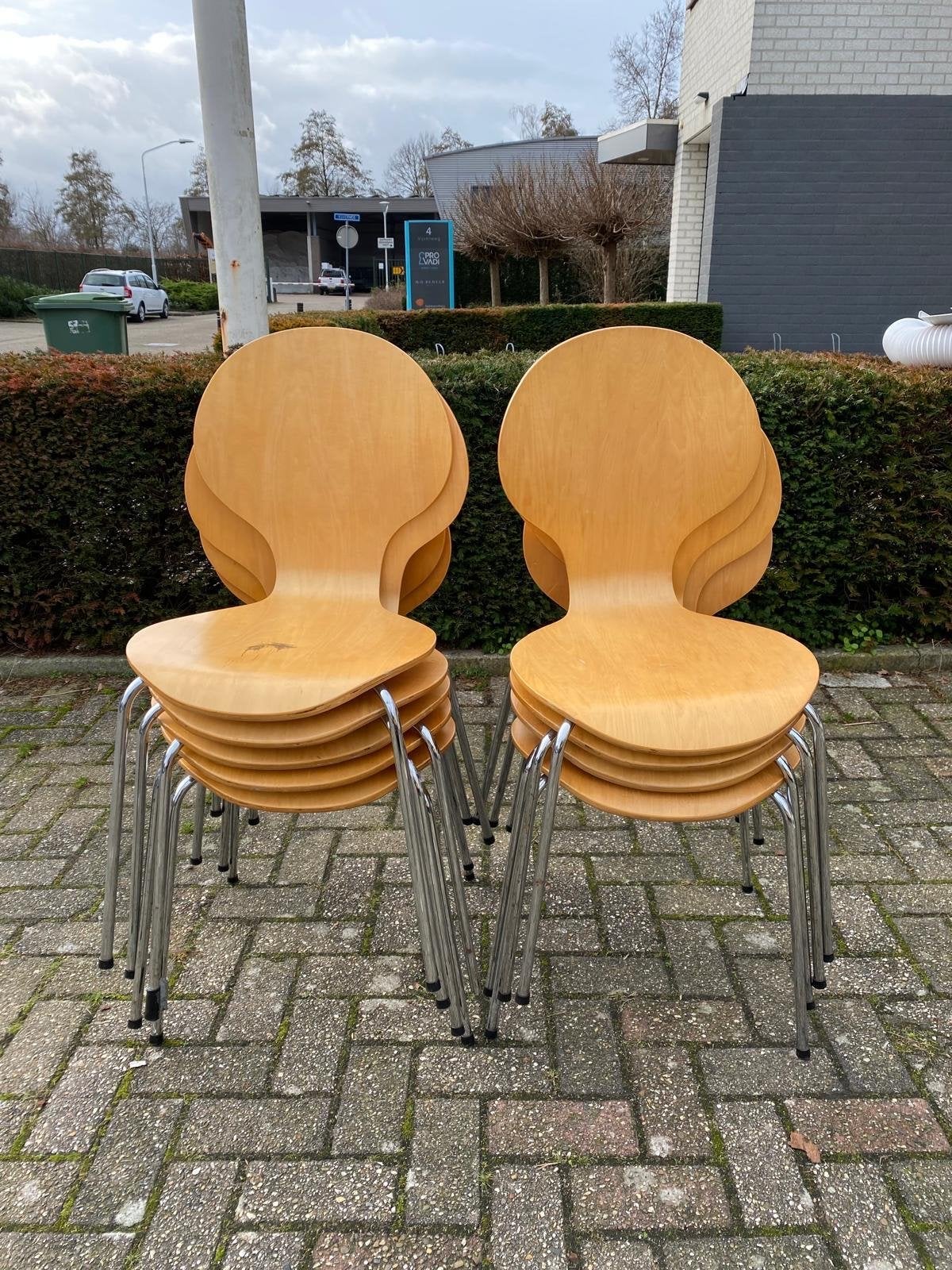 10 stapelbare houten stoelen, Huis en Inrichting, Stoelen, Ophalen, Gebruikt, Overige kleuren, Vijf, Zes of meer stoelen