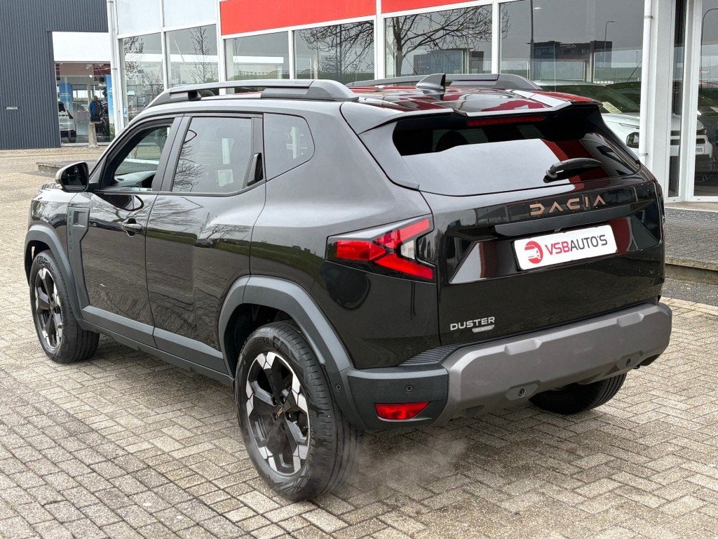Dacia DUSTER 1.6 HYBRID 140 EXTREME AUT. LED NAVI CAMERA CAR, Auto's, Automaat, Gebruikt, Zwart, Leder