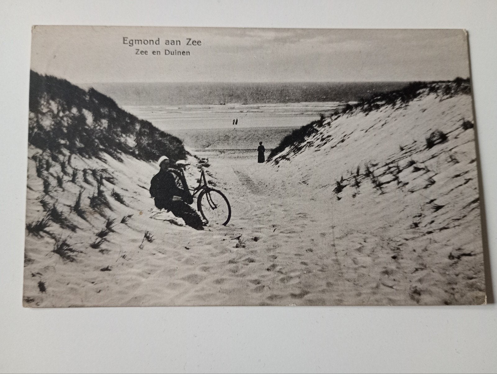 Egmond aan Zee Man met Fiets 1925, Ophalen of Verzenden, 1920 tot 1940, Gelopen, Noord-Holland