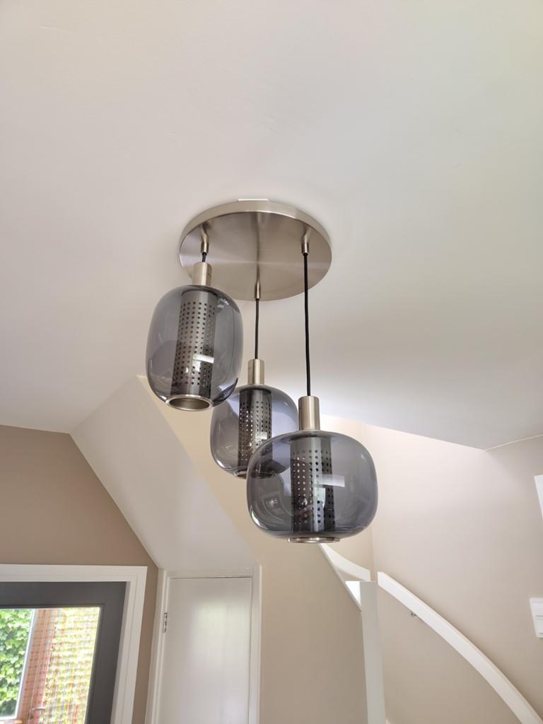 Moderne hanglamp Högvind Ikea met 3 glazen kappen - Grijs, Modern, Industrieel, Ophalen of Verzenden, Zo goed als nieuw, Glas