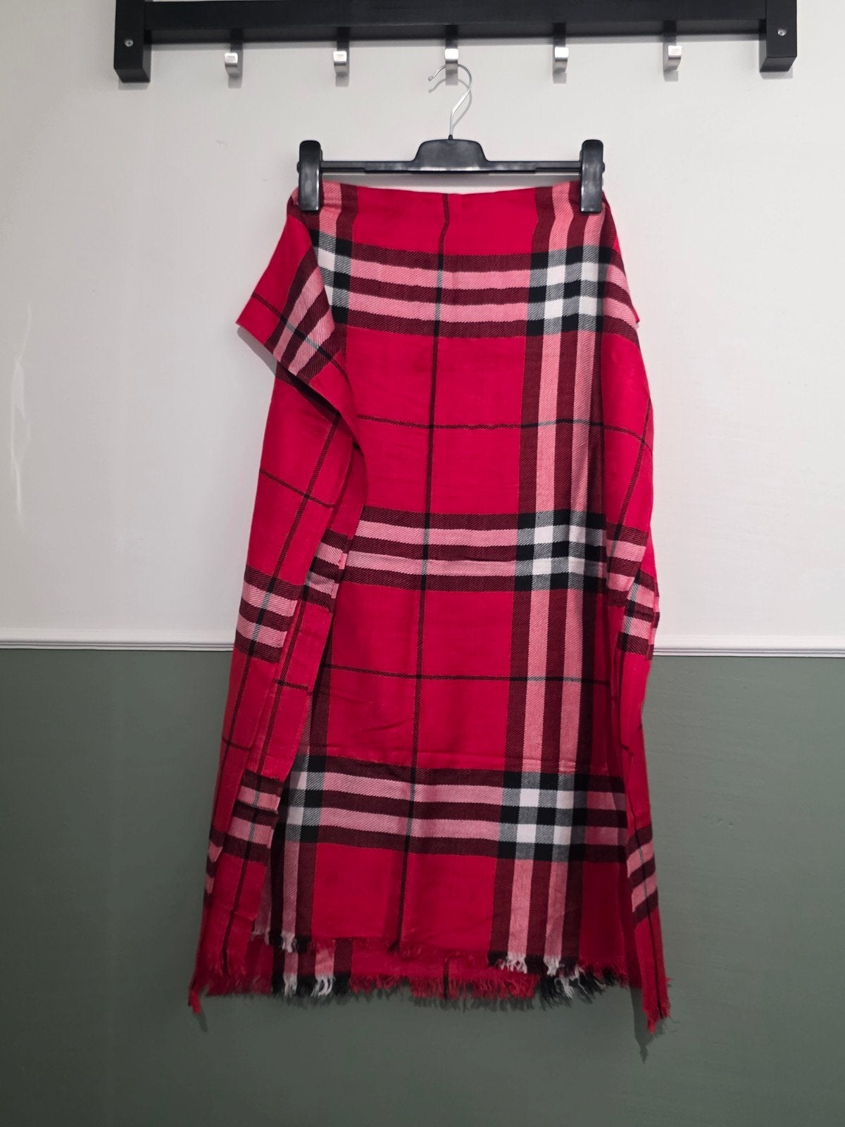 Burberry sjaal geruit rood, Ophalen of Verzenden, Zo goed als nieuw