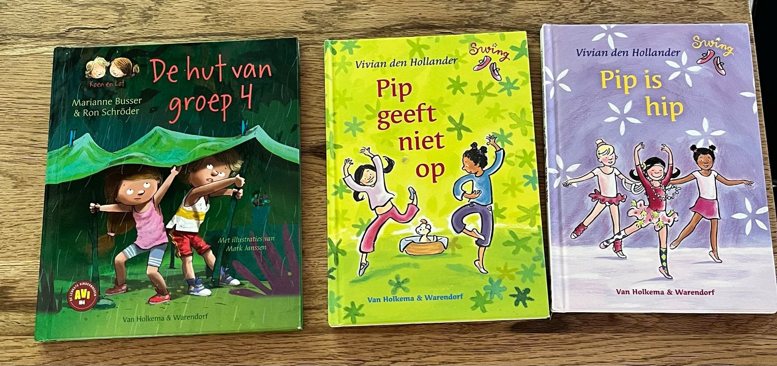 4 kinderboeken: De hut van groep 4, Pip geeft niet op, Pip i, Ophalen of Verzenden, Gelezen, Fictie algemeen
