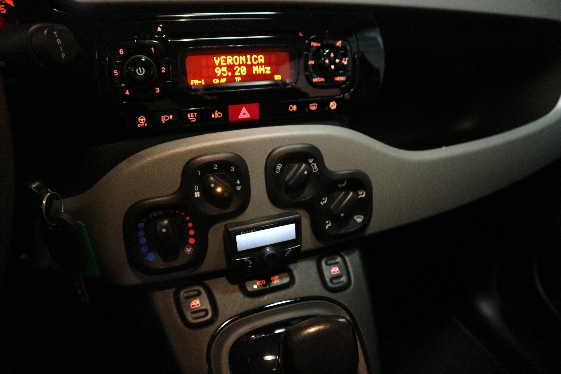 Fiat Panda 0.9 TwinAir / AUTOMAAT / NAP / AIRCO / TOP DEAL !, Euro 5, 86 pk, Panda, Zwart