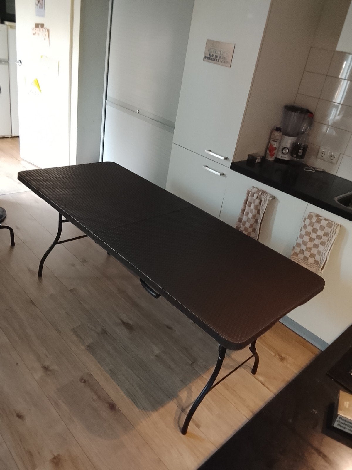 Tillvex Inklapbare Tafel 180cm - Zgan, Huis en Inrichting, Tafels | Eettafels, Tillvex, Onbekend, Zo goed als nieuw, Vijf personen of meer
