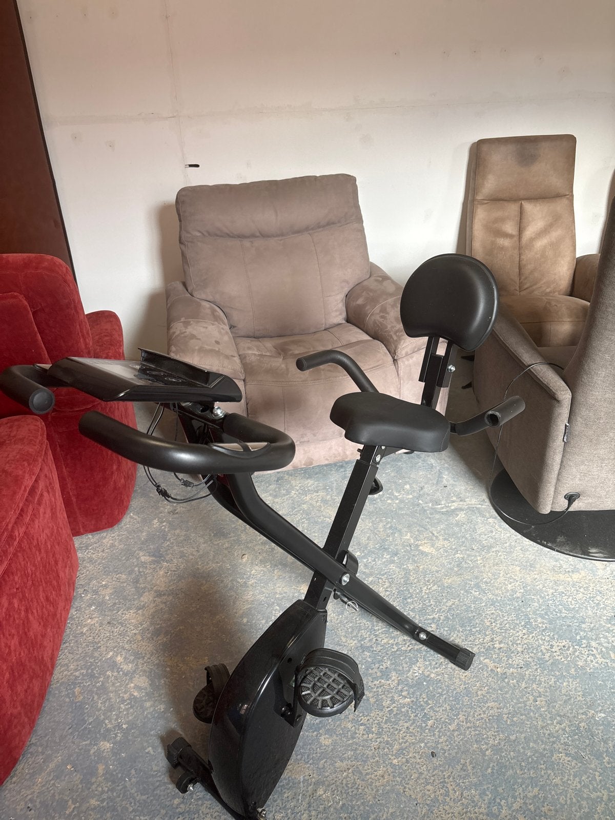 Opvouwbare hometrainer met rugleuning (orange gym), Ophalen, Gebruikt, Metaal, Benen