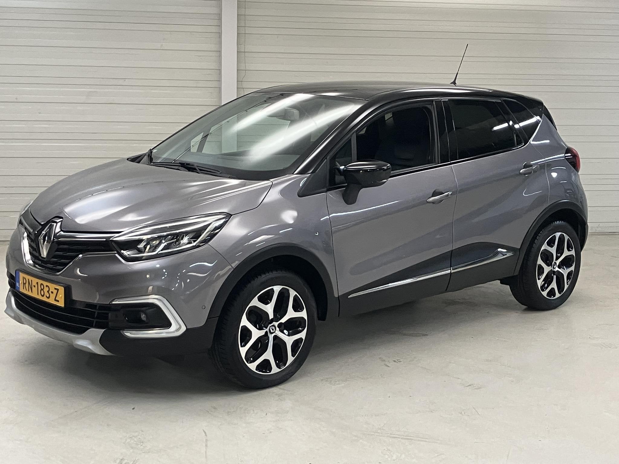 Renault Captur 0.9 TCe Edition One / Lederen Bekleding / Tre, Auto's, Voorwielaandrijving, 898 cc, Gebruikt, Euro 6