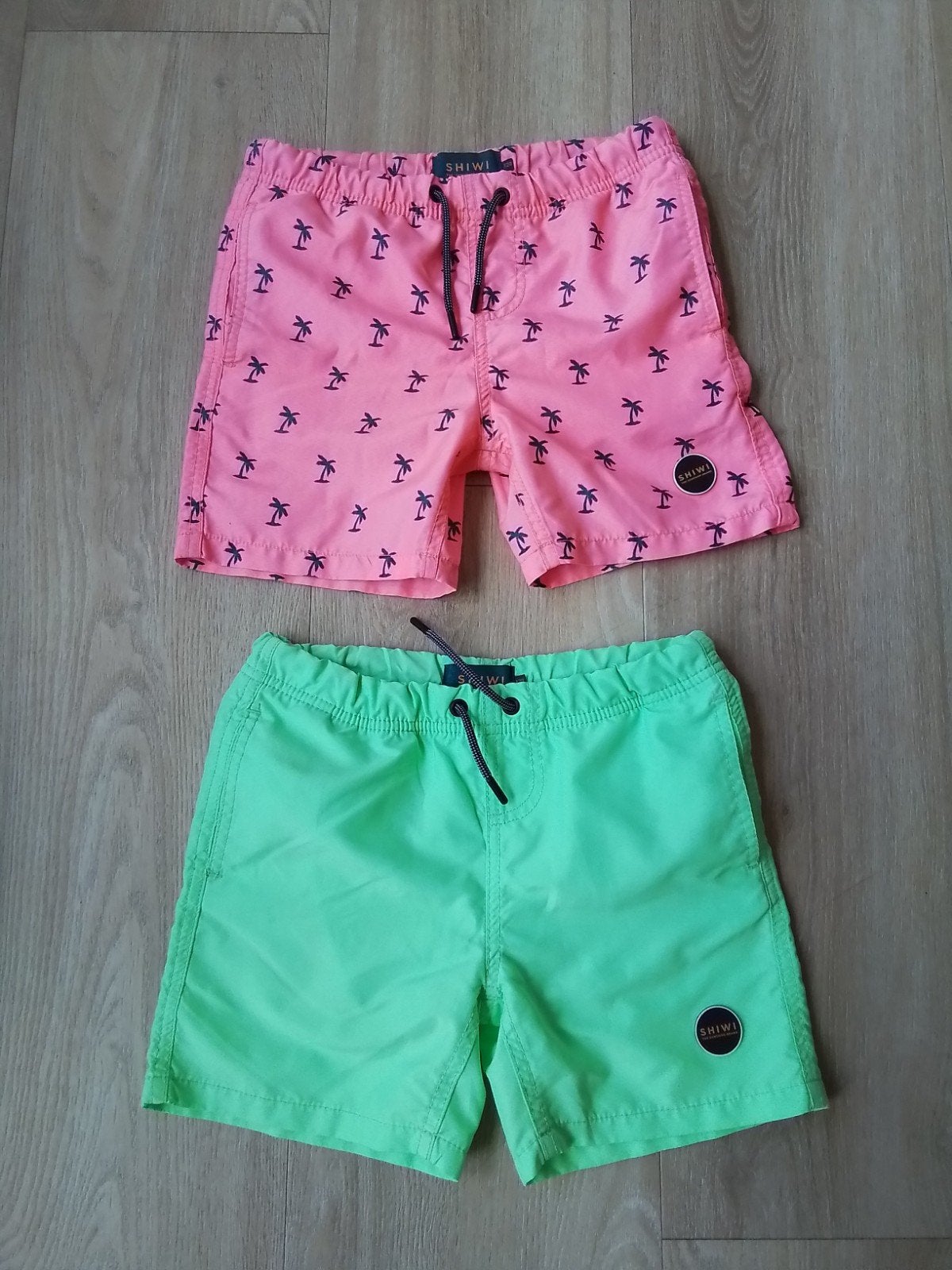 2 felgekleurde zwembroekje, zwemshorts Shiwi mt 128, Ophalen of Verzenden, Shiwi, Jongen, Nacht- of Onderkleding