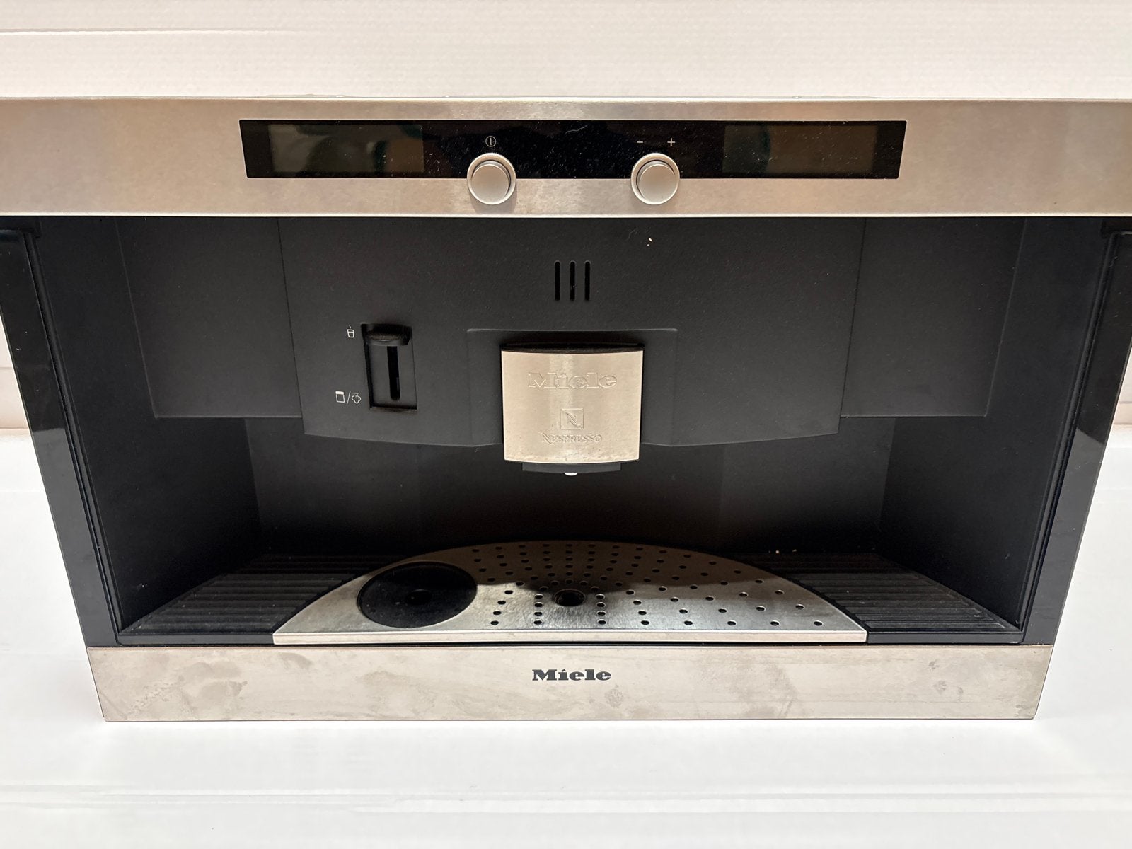 Miele Nespresso Inbouw Koffiemachine - Zo goed als nieuw, Koffiepads en cups, Espresso apparaat, Ophalen of Verzenden, Zo goed als nieuw