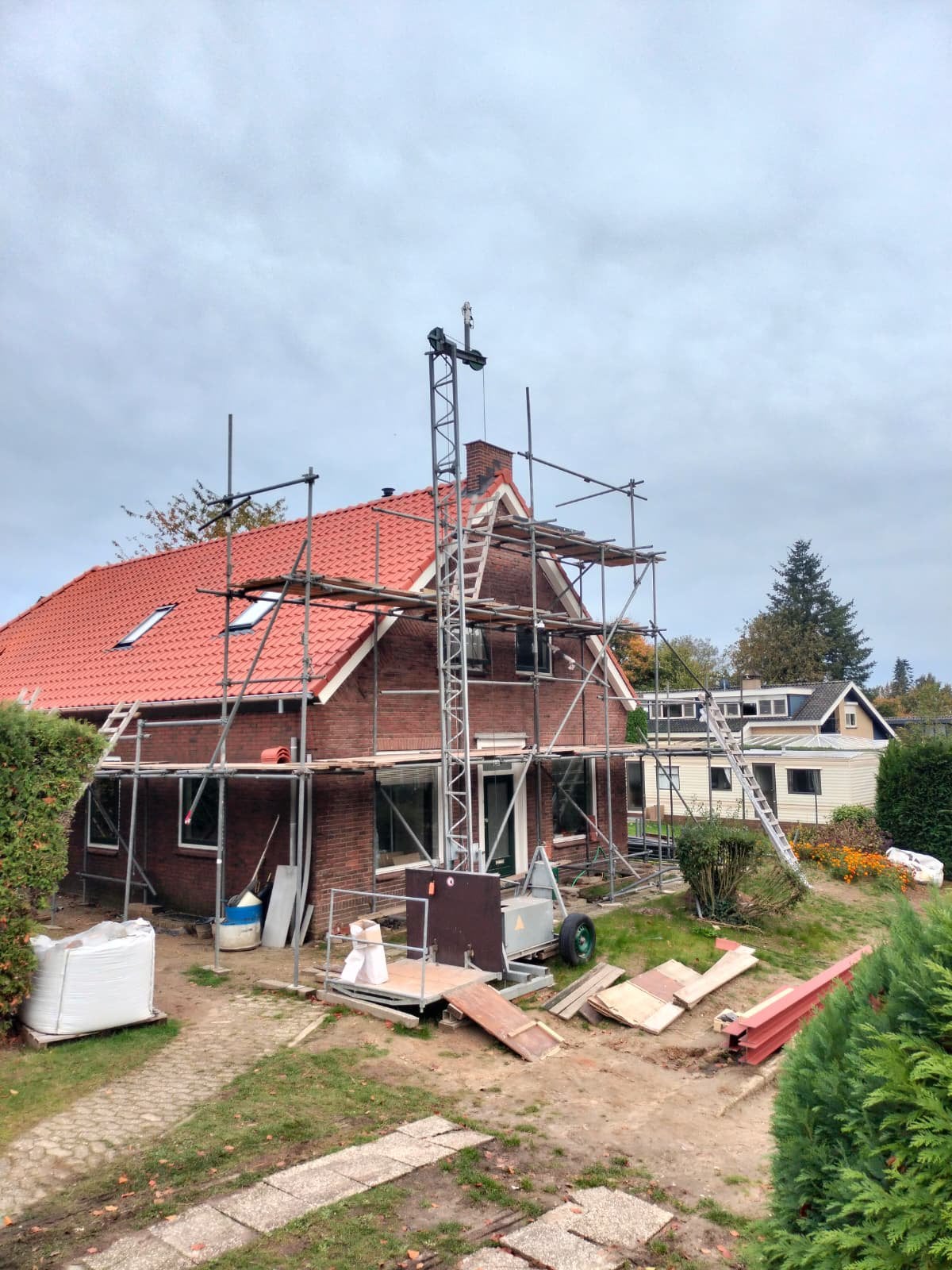 Bouwlift NEKO 9m 230v, Doe-het-zelf en Verbouw, Bouwliften, Ophalen, Zo goed als nieuw, Bouwlift