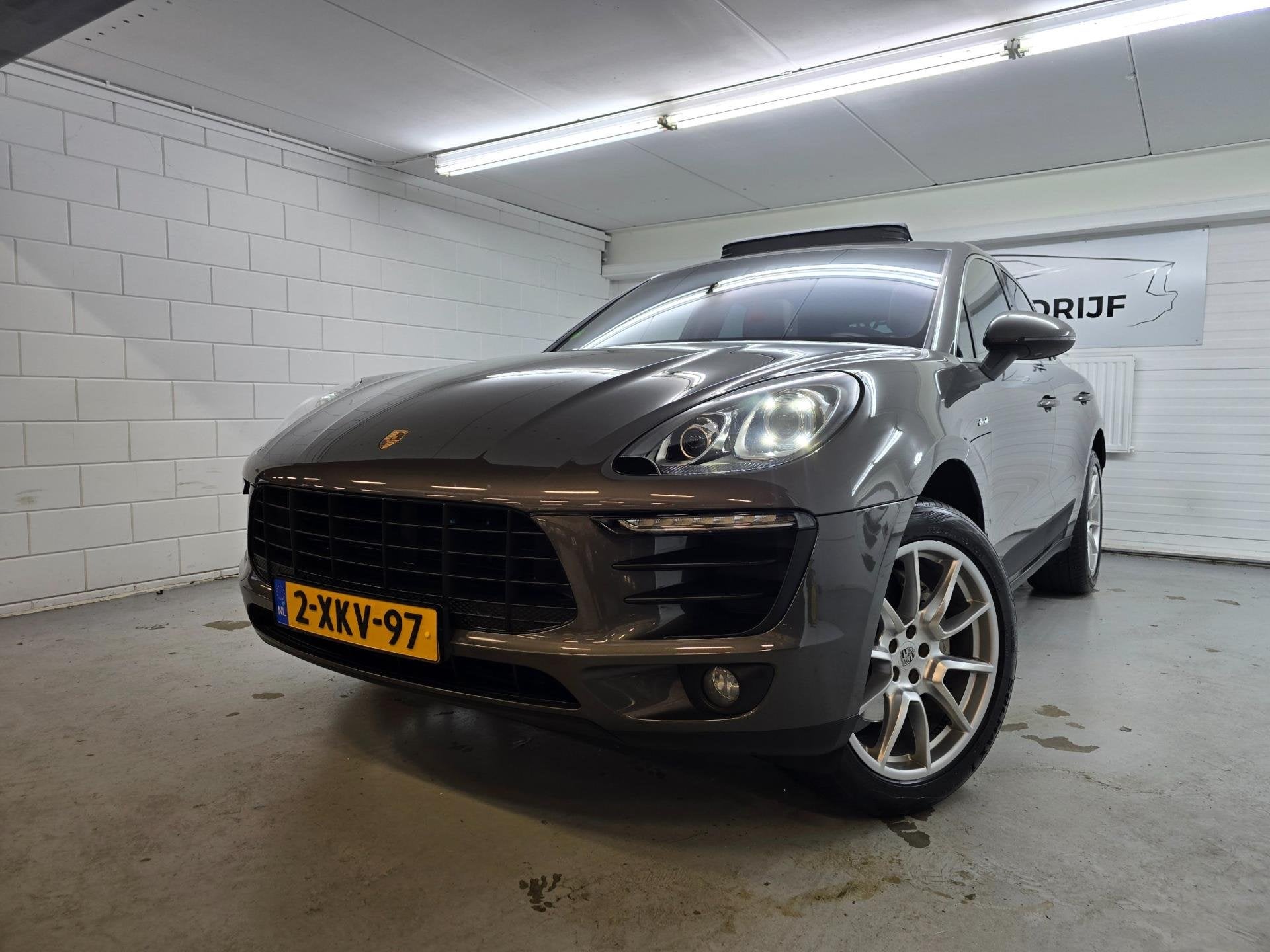 Porsche Macan 3.0 D S / PANORAMA / NAP /€19950 EX BPM, Auto's, Automaat, Dealer onderhouden, Gebruikt, Euro 6