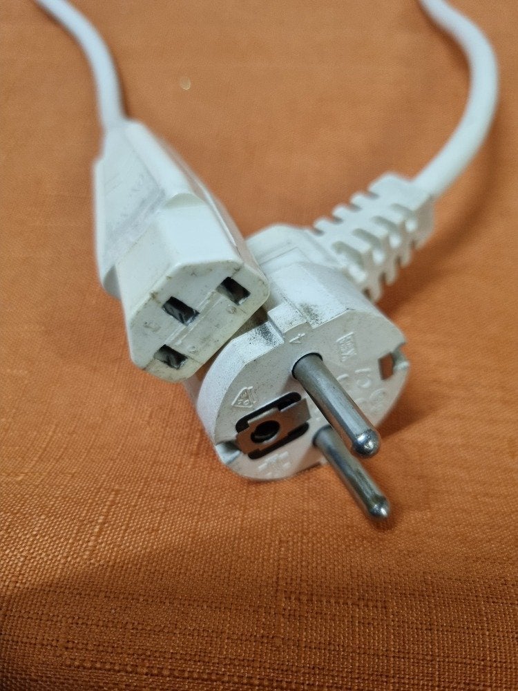 netsnoer kabel wit , c13 geaard, Ophalen of Verzenden, 'T Olde Gre-j, Info@toldegrej.nl, Endepoelstraat 20f Didam
