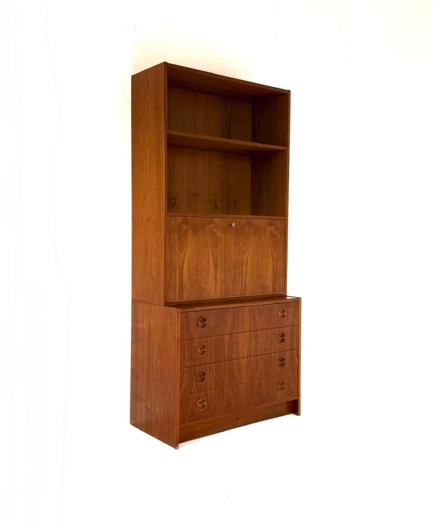 Vintage Deense teakhouten boekenkast ‘60, Vintage retro buisframe design rotan webbing papercord deens, Teakhout, Zo goed als nieuw