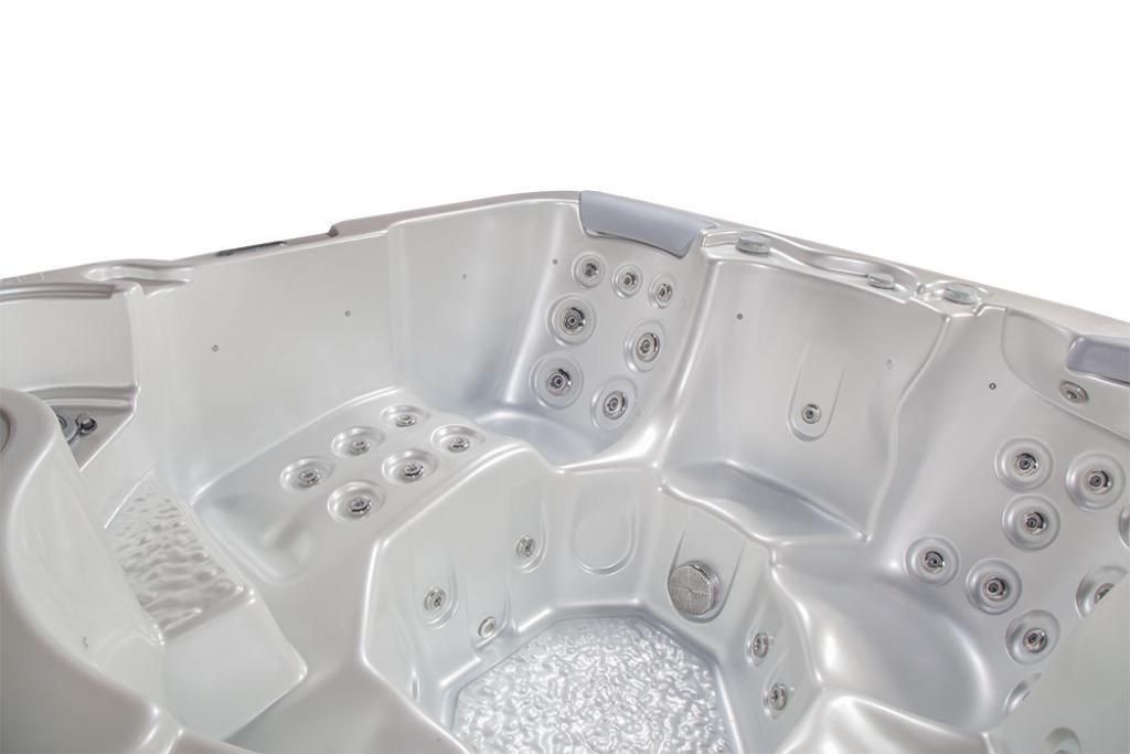Foto 3 van Wellis Jupiter P&P Jacuzzi  made in EU Jacuzzi Gecko P&P