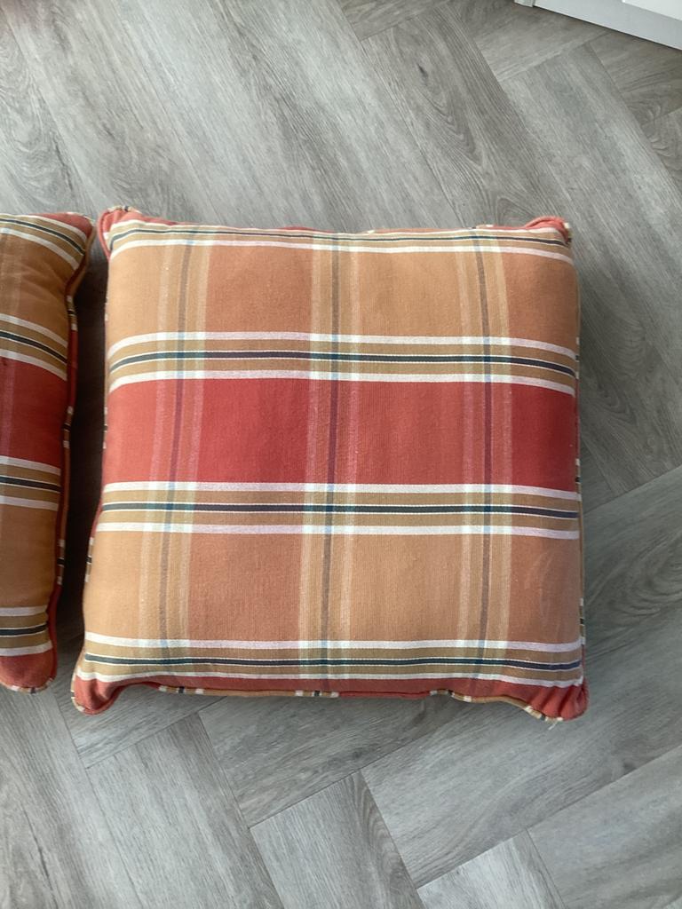 Twee grote zitkussens! (overtrek met rits ) 70x70, Huis en Inrichting, Woonaccessoires | Kussens, Ophalen, Zo goed als nieuw, Vierkant