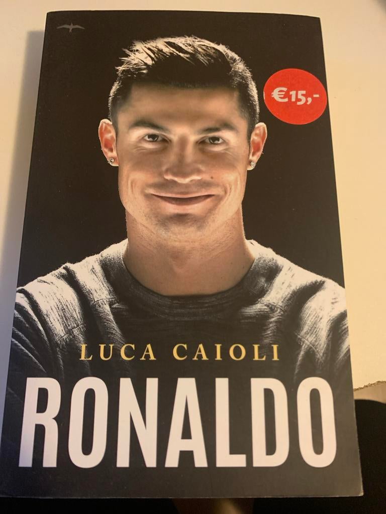 Ronaldo biografie door Luca Caioli, Ophalen of Verzenden, Zo goed als nieuw, Sport