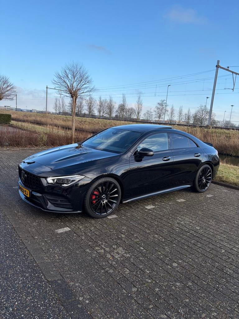 Mercedes-Benz CLA 180 AMG Multi Pano ACC Memory Night Trekh, CLA, 136 pk, Zwart, 4 cilinders