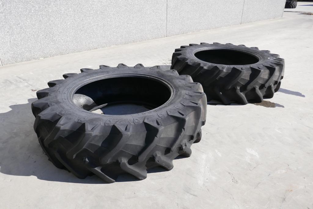 Set Pirelli 20.8R42 (2 stuks), Ophalen