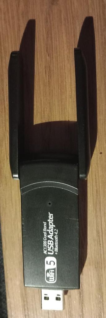 Dual Band WiFi Usb Adapter + Bluetooth, Computers en Software, WiFi-versterkers, Ophalen of Verzenden, Zo goed als nieuw