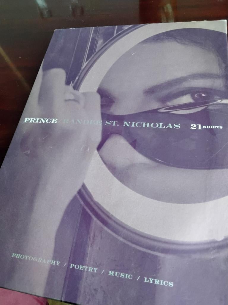 Dik groot boek van Prince met cd, Ophalen of Verzenden, Zo goed als nieuw