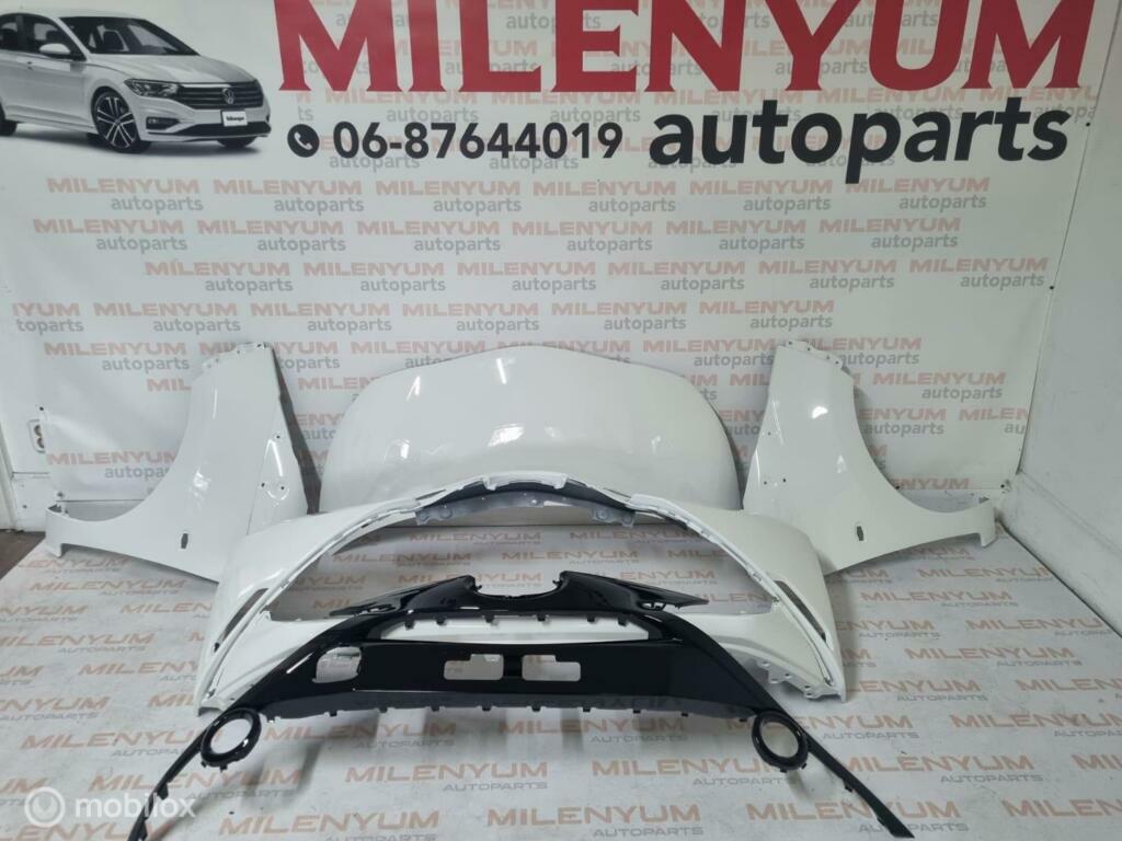 TOYOTA AYGO VOORKOP NIEUW (2014/2018) 068, Auto-onderdelen, Ophalen of Verzenden, Nieuw