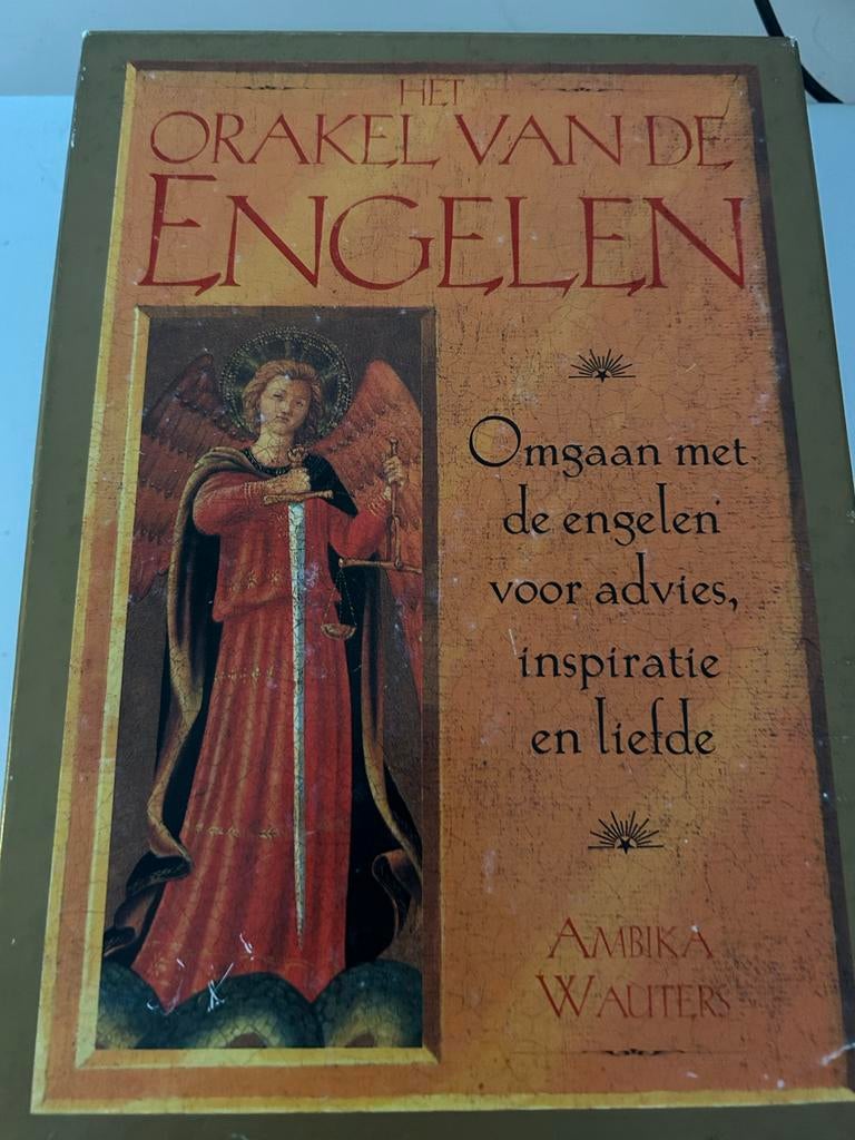 Het Orakel van de Engelen - Ambika Wauters, Boeken, Ophalen of Verzenden, Zo goed als nieuw, Tarot of Kaarten leggen, Overige typen