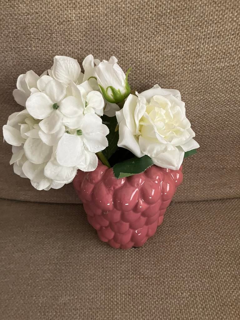 Raspberry vaas pink - Daan Kromhout design, Overige kleuren, Aardewerk of Porselein, Ophalen of Verzenden, Zo goed als nieuw