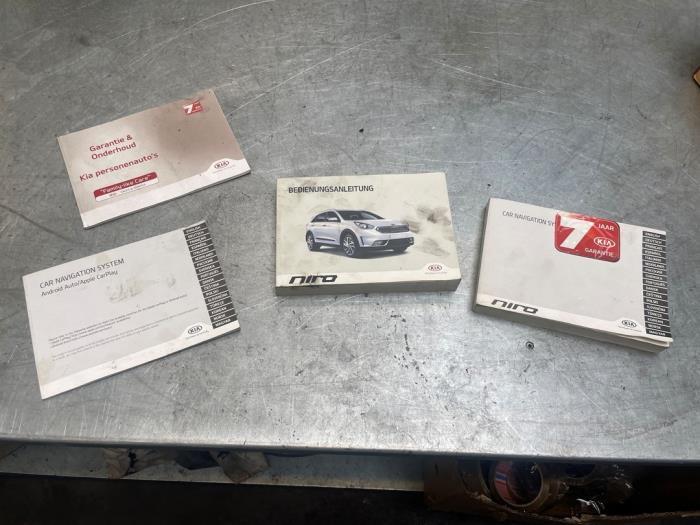 Instructie Boekje van een Kia Niro, -, -, Ophalen of Verzenden, -