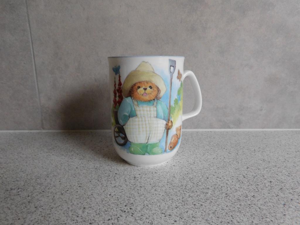 Mok Fine Bone China Teddy Bear Rose of England, Ophalen of Verzenden, Zo goed als nieuw, Porselein, Kop en/of schotel