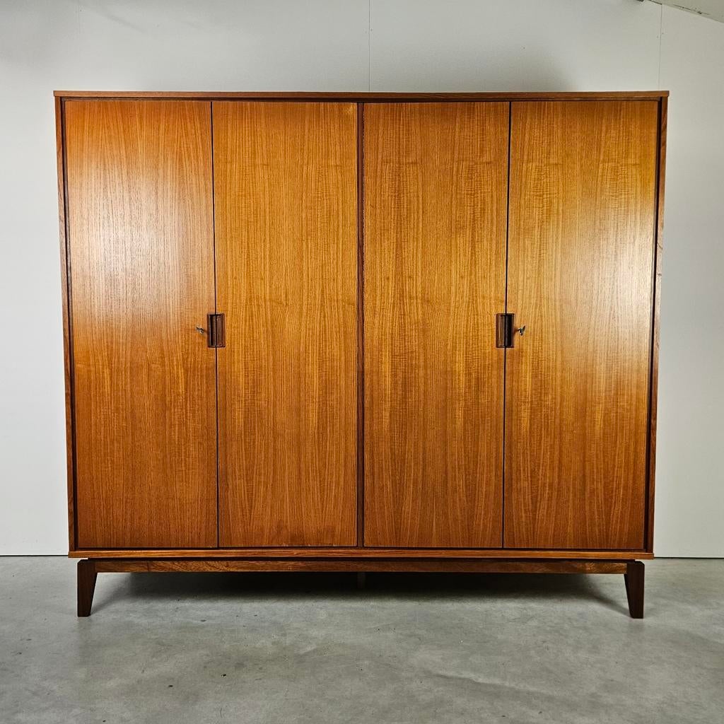 Vintage grote kledingkast teak, Verzamelen, Retro, Huis en Inrichting, Ophalen