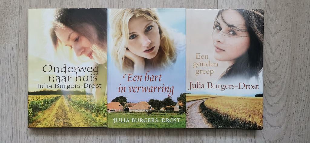 544 .. Julia Burgers-Drost - trilogie, Ophalen of Verzenden, Gelezen