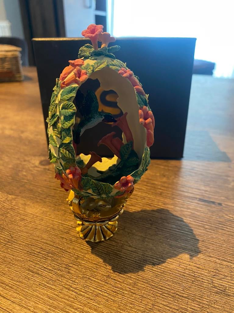 FABERGE EGG SWAROVSKI, Verzamelen, Swarovski, Ophalen, Zo goed als nieuw, Figuurtje