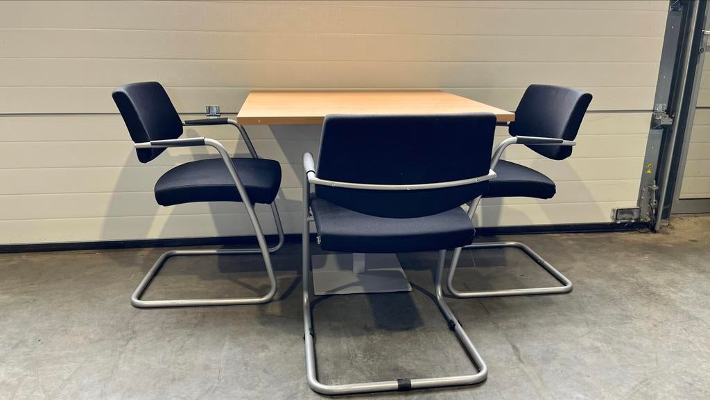 Vergader tafel met stoelen, Zakelijke goederen, Kantoor en Winkelinrichting | Kantoormeubilair en Inrichting, Ophalen of Verzenden