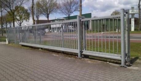 schuifpoort schuifhek 9 mtr. lang, 6,5 mtr. doorgang, Ophalen, Staal, Schuifpoort, Zo goed als nieuw