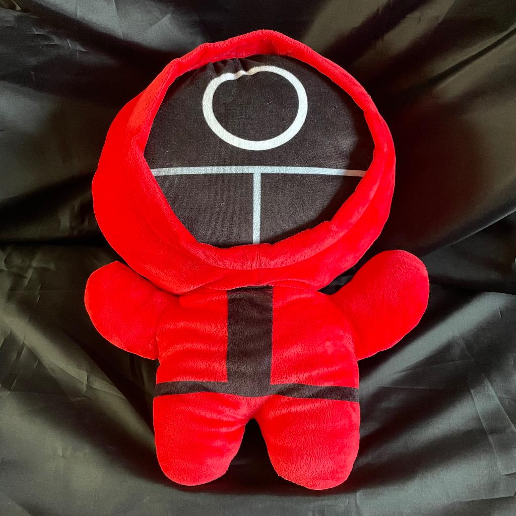 Squid Game Knuffel – 34 cm – Rood, Kinderen en Baby's, Speelgoed | Knuffels en Pluche, Ophalen of Verzenden, Zo goed als nieuw