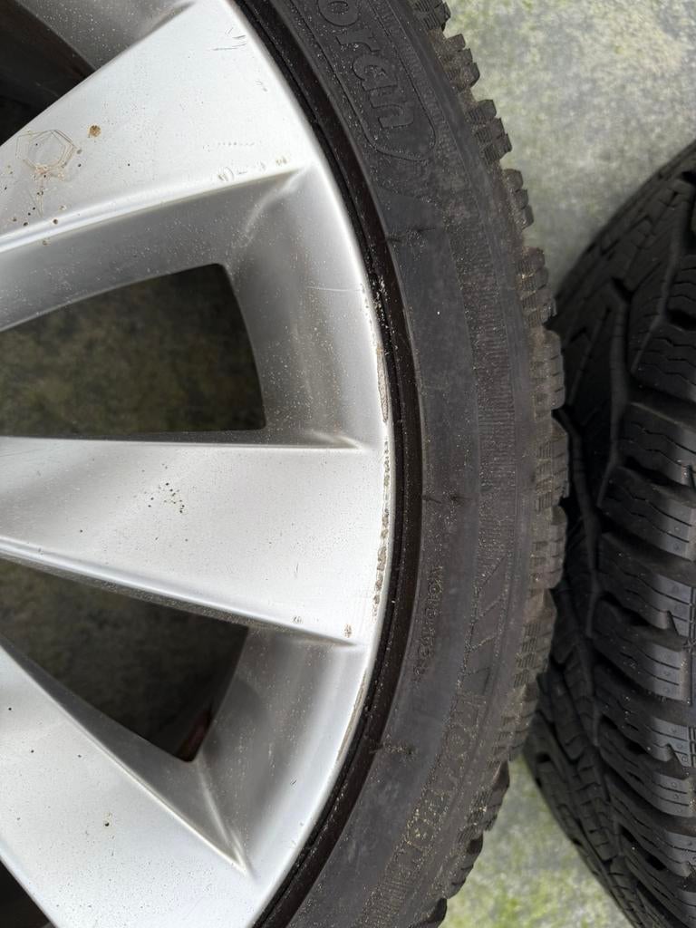 Velgen 18inch met winterbanden, Auto-onderdelen, Banden en Velgen, Ophalen, 18 inch, Banden en Velgen, Winterbanden